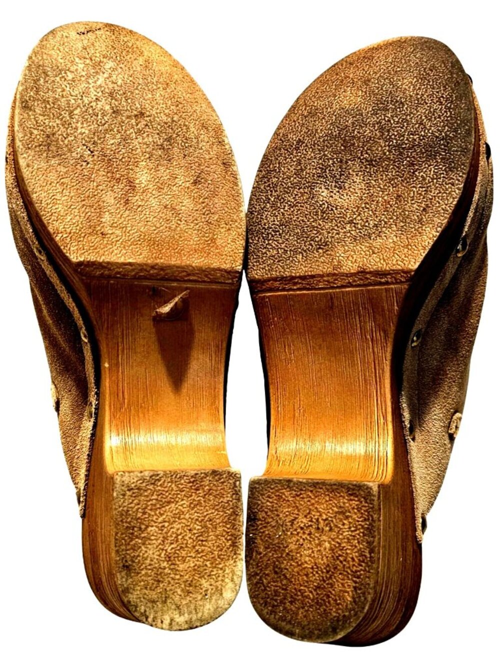 Steve Madden Tan Suede Clogs With Wooden Platform & Brass Studs - Picture 9 of 11